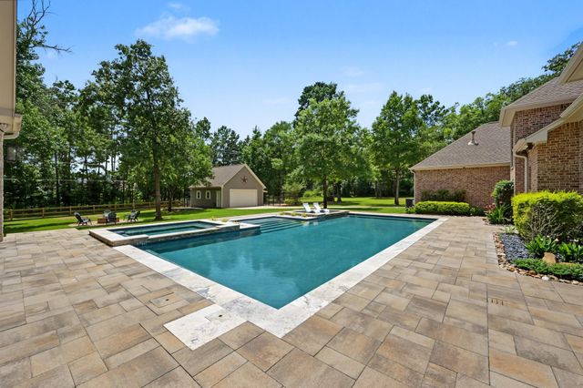 380 Ridgelake Scenic Drive, Montgomery, TX 77316