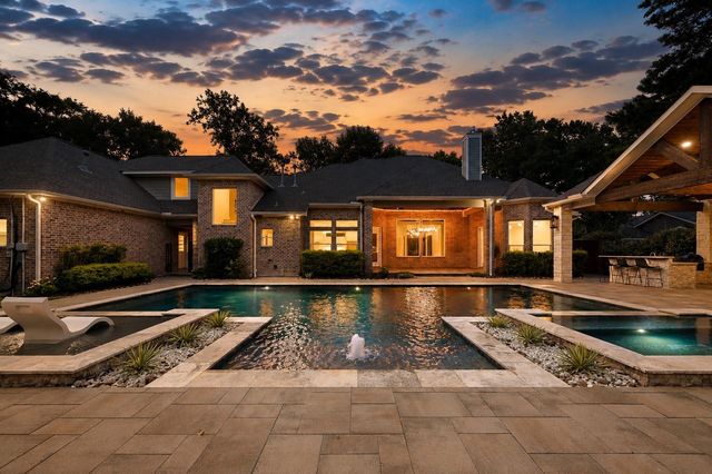 380 Ridgelake Scenic Drive, Montgomery, TX 77316
