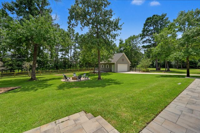 380 Ridgelake Scenic Drive, Montgomery, TX 77316