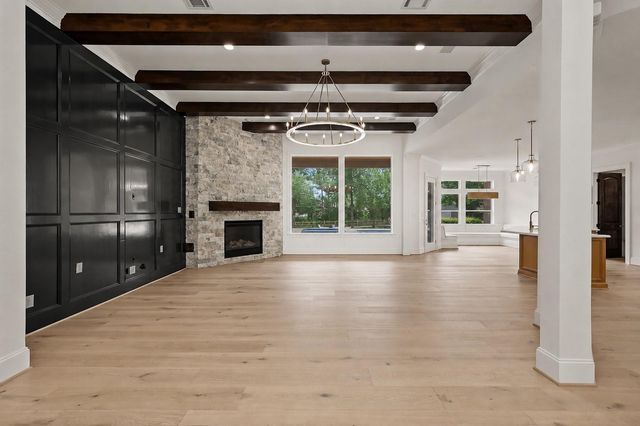 380 Ridgelake Scenic Drive, Montgomery, TX 77316