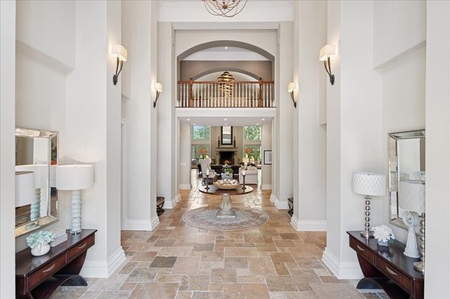 24 Bridlewood Road, Northbrook, IL 60062