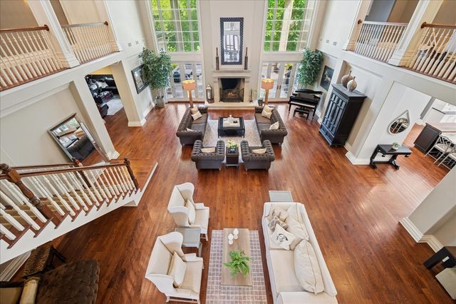 24 Bridlewood Road, Northbrook, IL 60062