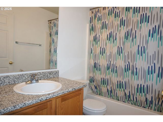 1649 Se NIGHT HERON Way, Gresham, OR 97080