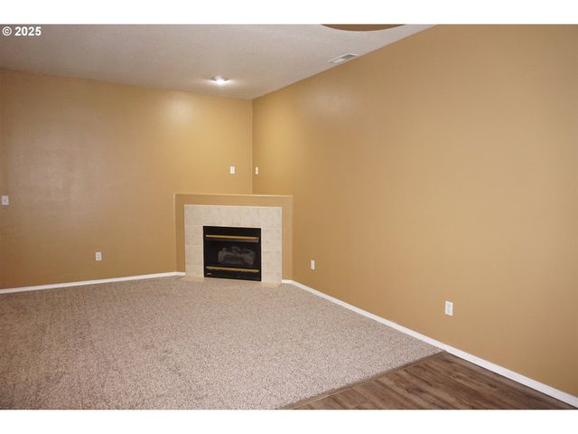 1649 Se NIGHT HERON Way, Gresham, OR 97080