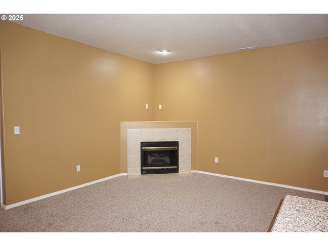 1649 Se NIGHT HERON Way, Gresham, OR 97080