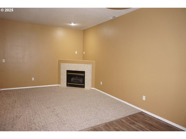 1649 Se NIGHT HERON Way, Gresham, OR 97080