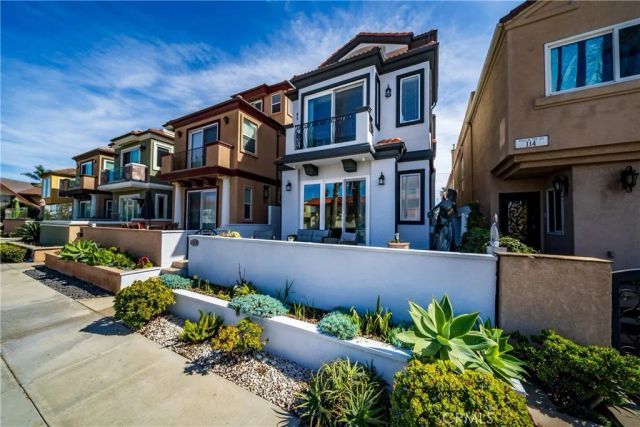116 11th, Huntington Beach, CA 92648