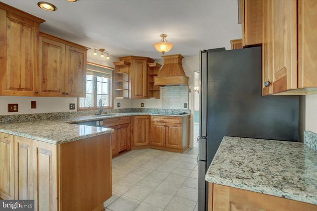 11459 VALLEYWOOD DR, Waynesboro, PA 17268