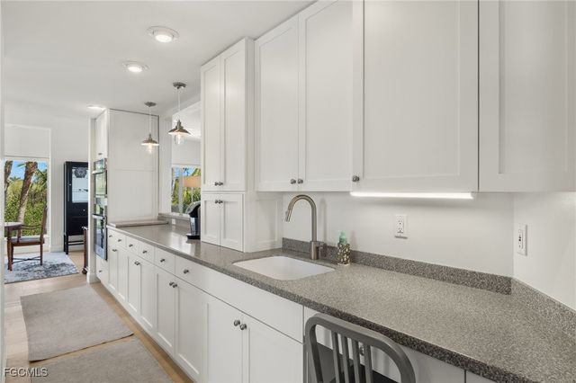 2400 Los Colony RD, Sanibel, FL 33957