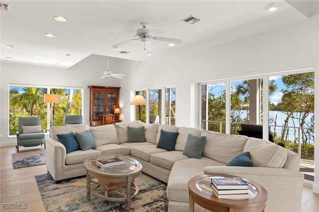 2400 Los Colony RD, Sanibel, FL 33957