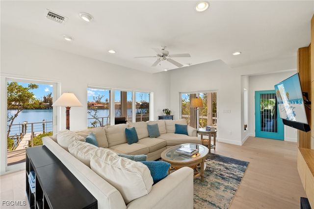 2400 Los Colony RD, Sanibel, FL 33957