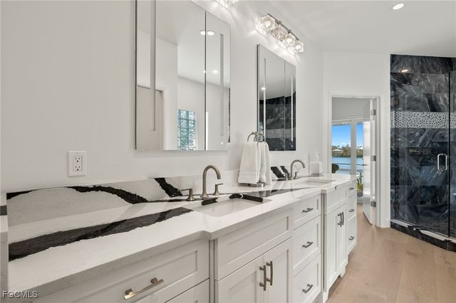 2400 Los Colony RD, Sanibel, FL 33957