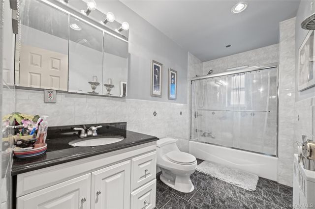 2004 Bogart Avenue, Bronx, NY 10462