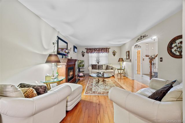 2004 Bogart Avenue, Bronx, NY 10462