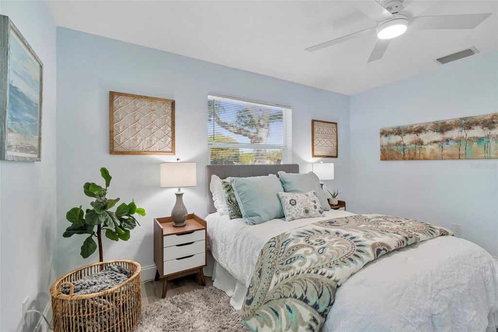 Image 11 of property listing at 7691 14TH STREET N, St Petersburg, FL 33702