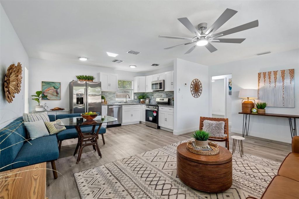 Image 5 of property listing at 7691 14TH STREET N, St Petersburg, FL 33702