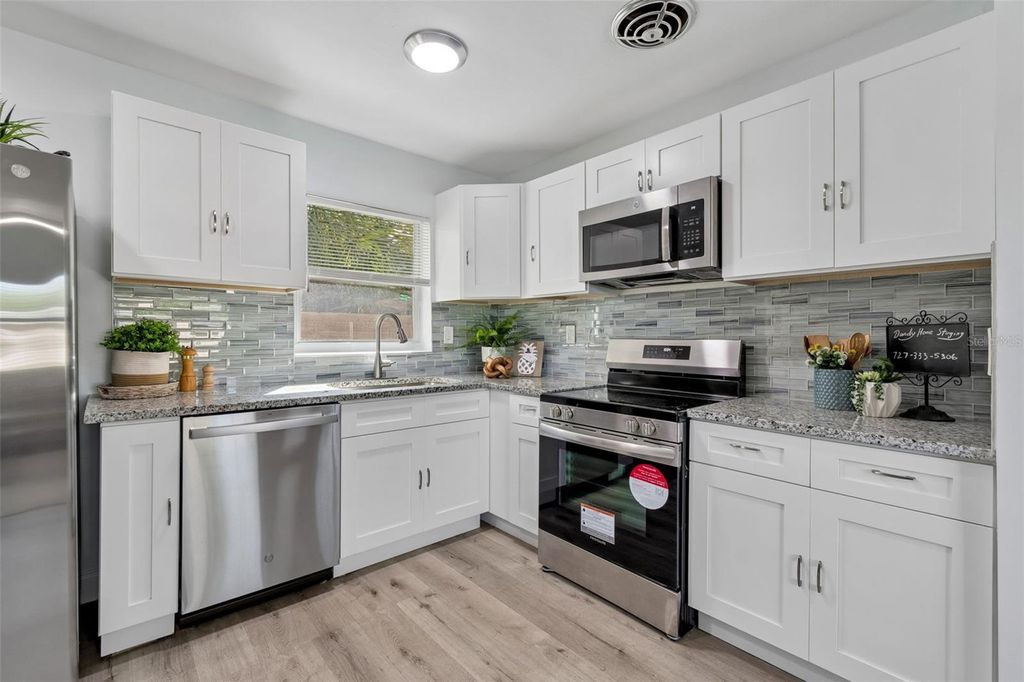 Image 9 of property listing at 7691 14TH STREET N, St Petersburg, FL 33702