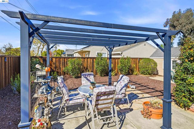 1716 Elm St, Livermore, CA 94551