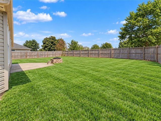 1905 S E Street, Rogers, AR 72758