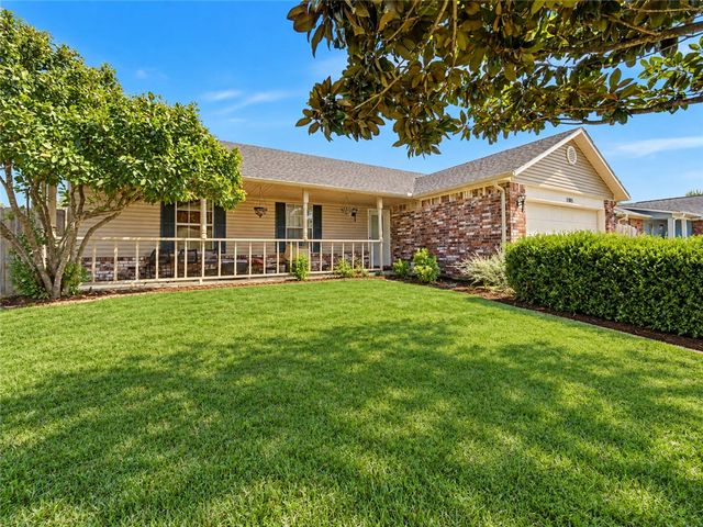 1905 S E Street, Rogers, AR 72758