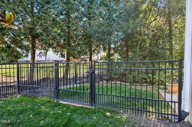 11121 Bayberry Hills Drive, Raleigh, NC 27617