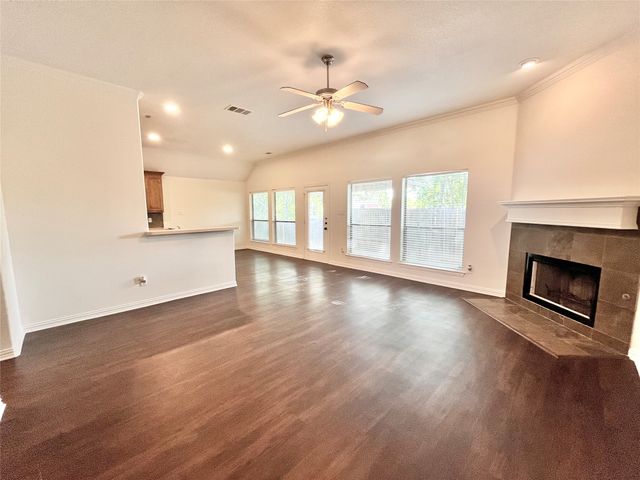 500 Hidden Meadow Court, Desoto, TX 75115