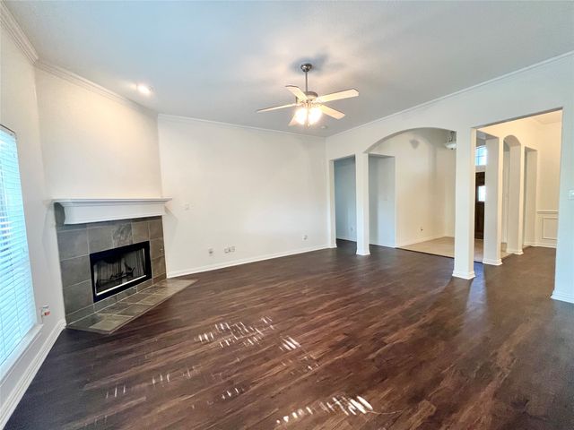 500 Hidden Meadow Court, Desoto, TX 75115