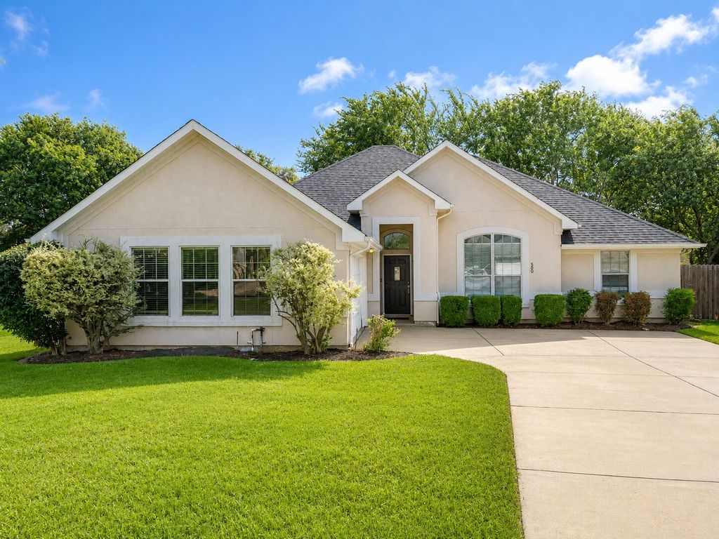 500 Hidden Meadow Court, Desoto, TX 75115