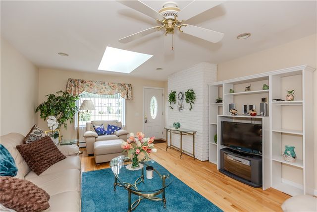 16 Sunnybrook Road, Scituate, RI 02857