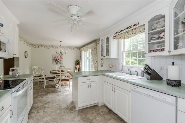 16 Sunnybrook Road, Scituate, RI 02857