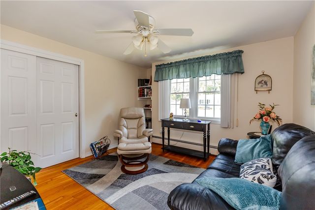 16 Sunnybrook Road, Scituate, RI 02857