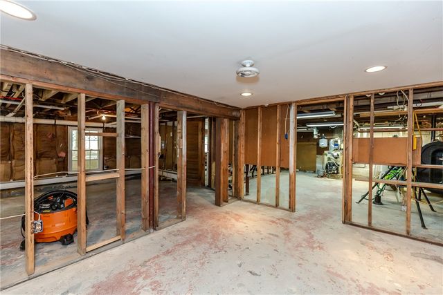 16 Sunnybrook Road, Scituate, RI 02857