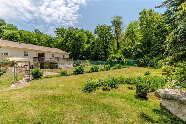 16 Sunnybrook Road, Scituate, RI 02857