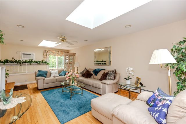 16 Sunnybrook Road, Scituate, RI 02857