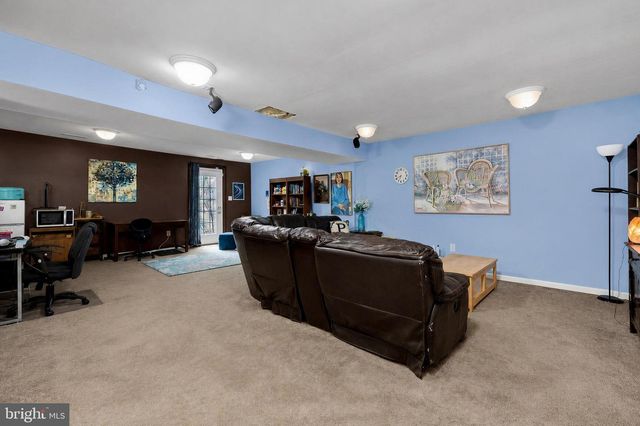 18402 WISSETT WAY, Hagerstown, MD 21740