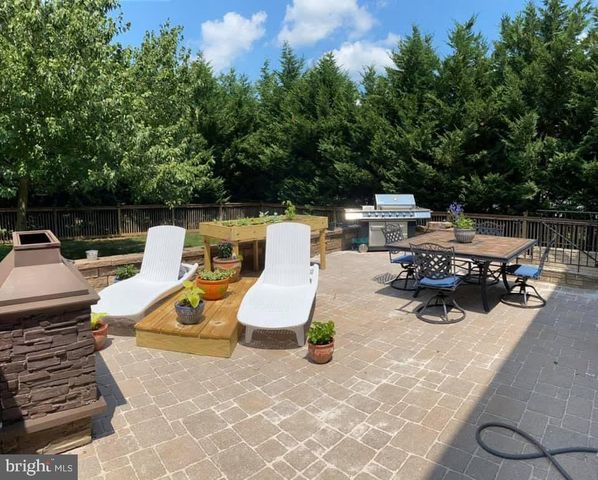 18402 WISSETT WAY, Hagerstown, MD 21740