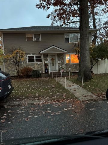 347 Lafayette Street, Copiague, NY 11726