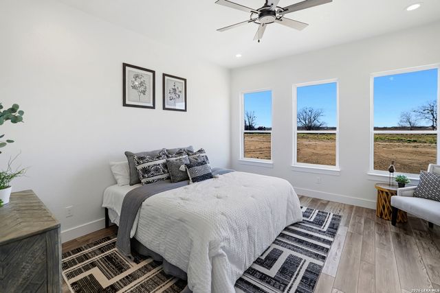 202 Octaburg, Seguin, TX 78155