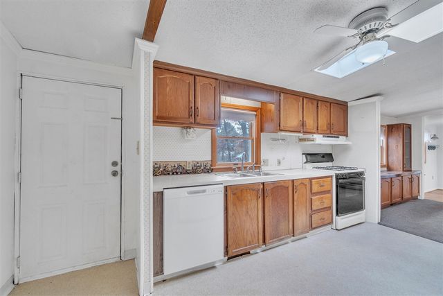 5990 Brills Lake Road, Jackson, MI 49201