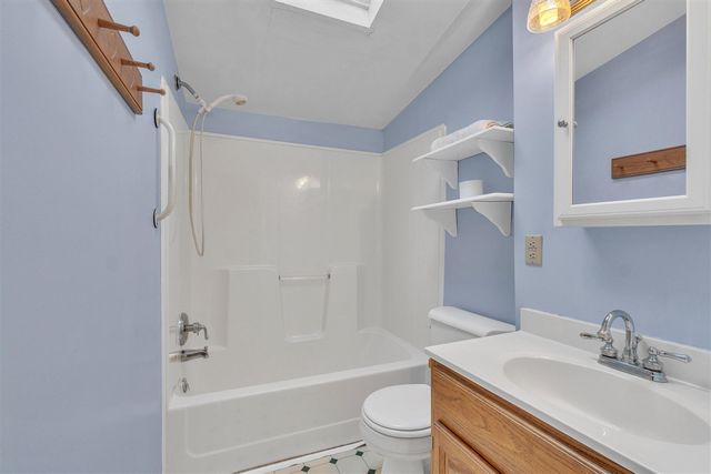 5990 Brills Lake Road, Jackson, MI 49201