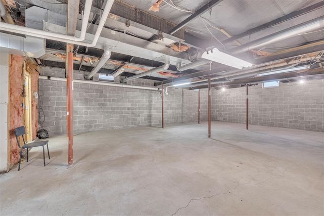 5990 Brills Lake Road, Jackson, MI 49201