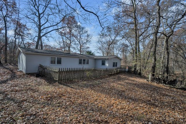 5990 Brills Lake Road, Jackson, MI 49201