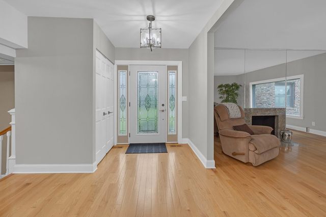 2330 Coach Road, Long Grove, IL 60047