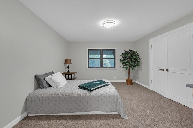 2330 Coach Road, Long Grove, IL 60047