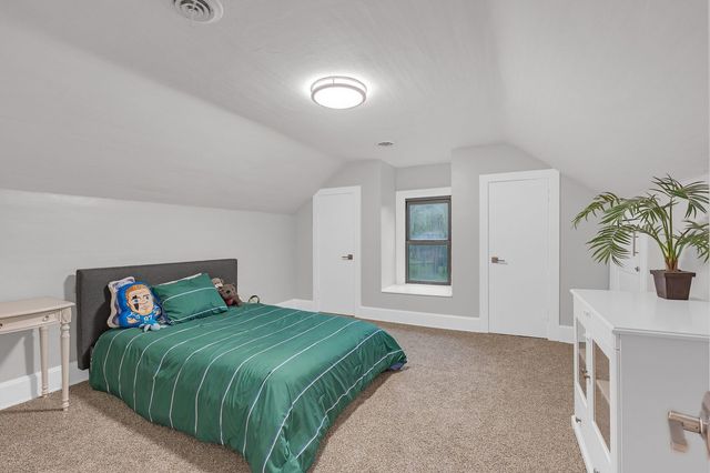 2330 Coach Road, Long Grove, IL 60047