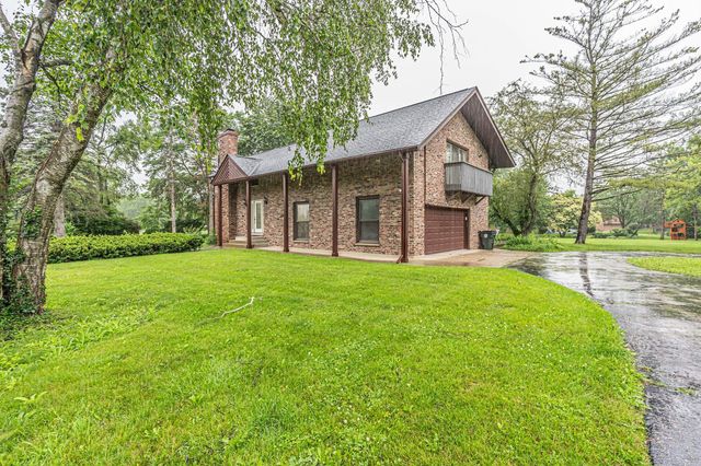 2330 Coach Road, Long Grove, IL 60047