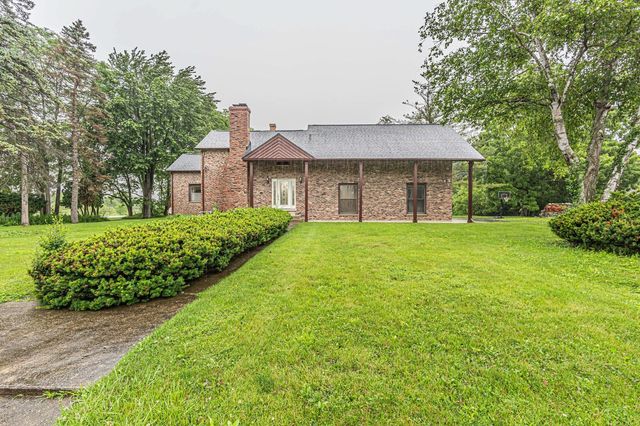 2330 Coach Road, Long Grove, IL 60047