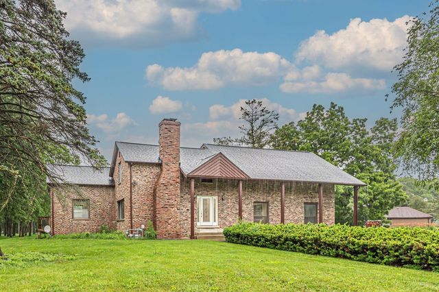 2330 Coach Road, Long Grove, IL 60047