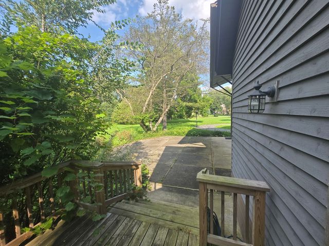 2330 Coach Road, Long Grove, IL 60047