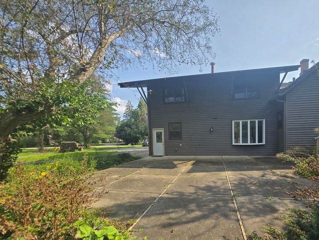 2330 Coach Road, Long Grove, IL 60047